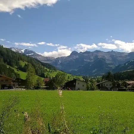 Ferienhaus Scharmeli Gstaad